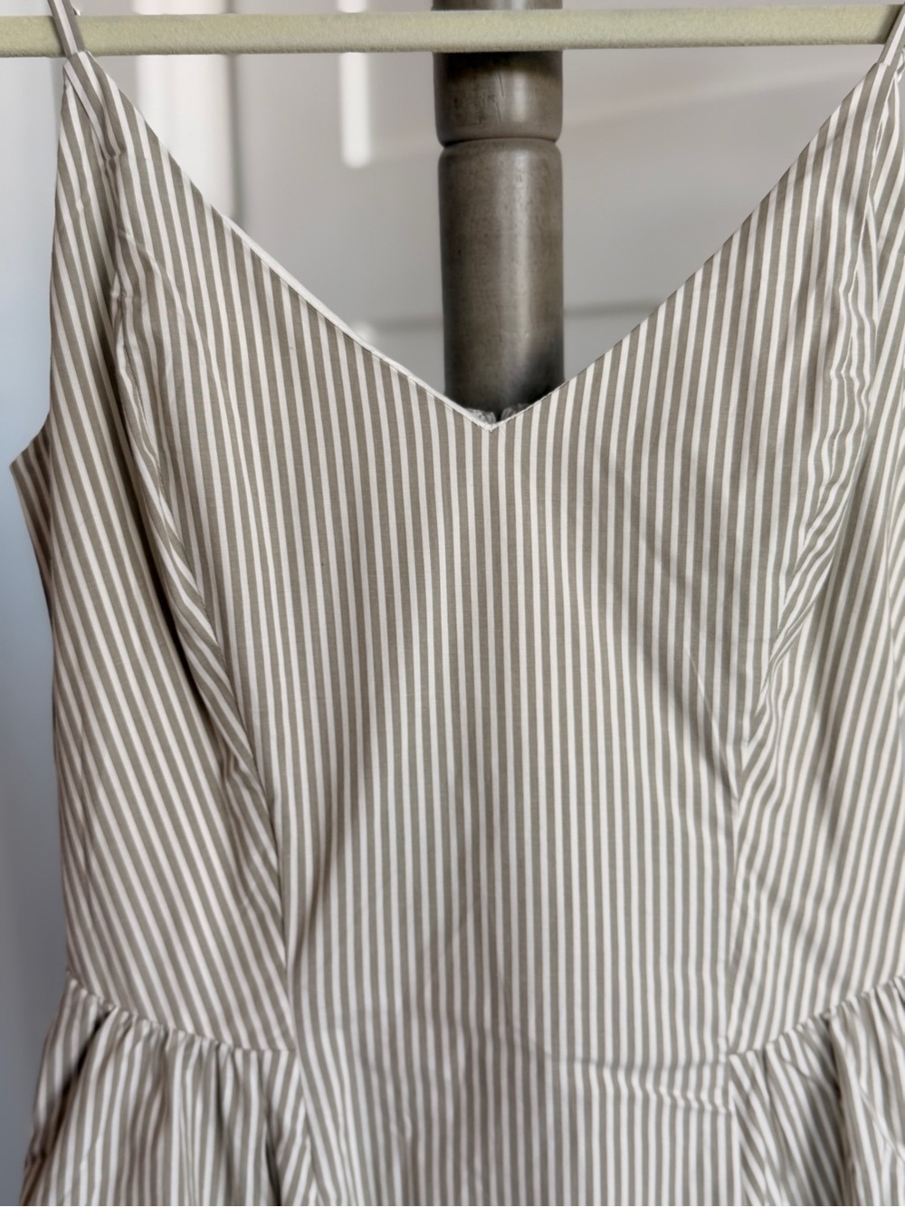 Aritzia Babaton technique dress (4), NWT - Picture 4 of 6